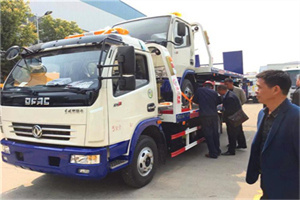长武汽车道路救援拖车价格